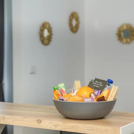 J-mo - - Moderne Et Chaleureux *